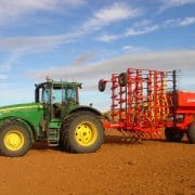 Que carnet necesitas para conducir maquinaria agrícola