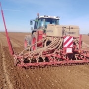 La digitalización y modernización para atraer a la juventud a la agricultura