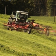 Maquinaria agrícola en el campo