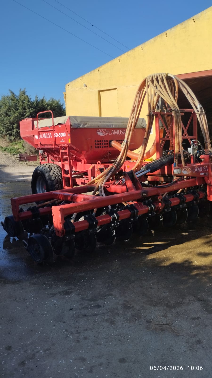 LAMUSA - Sembradora neumática usada de siembra directa de discos de 6 metros-image